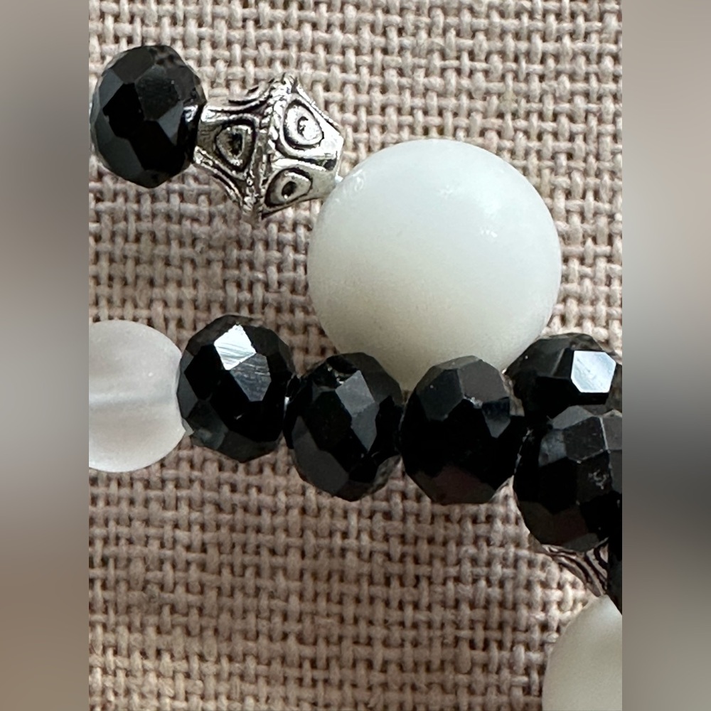 26-1/2 inch Black and White Mother of Pearl Long necklace - Picture 8 of 16
